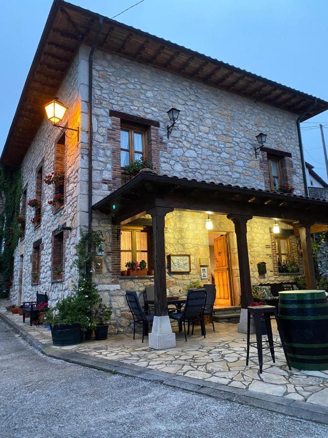 La Casona Del Jou Guest House Ortiguero Exterior photo
