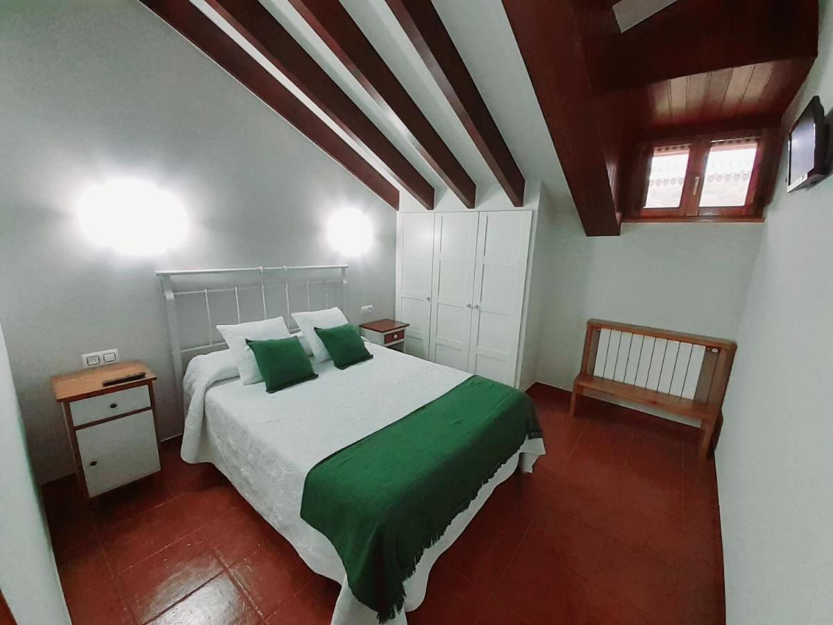 La Casona Del Jou Guest House Ortiguero Exterior photo