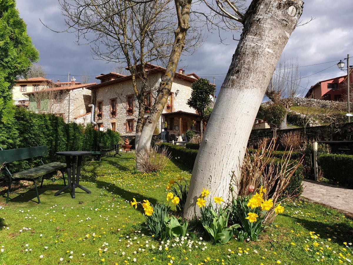 La Casona Del Jou Guest House Ortiguero Exterior photo